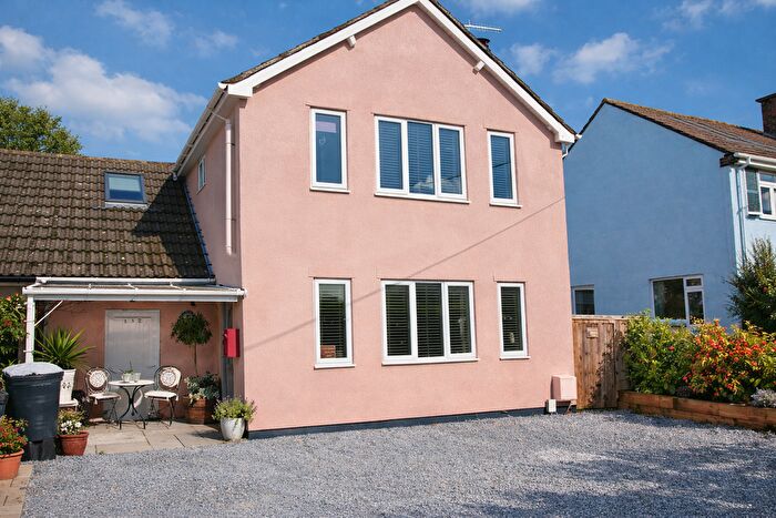 4 Bedroom Link Detached House For Sale In Oldmixon Road, Hutton, BS24