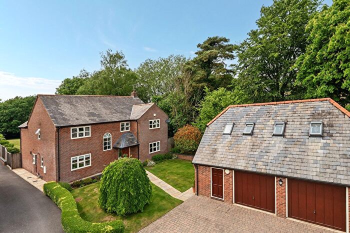5 Bedroom Detached House For Sale In Coomb Meadow, Burbage, SN8