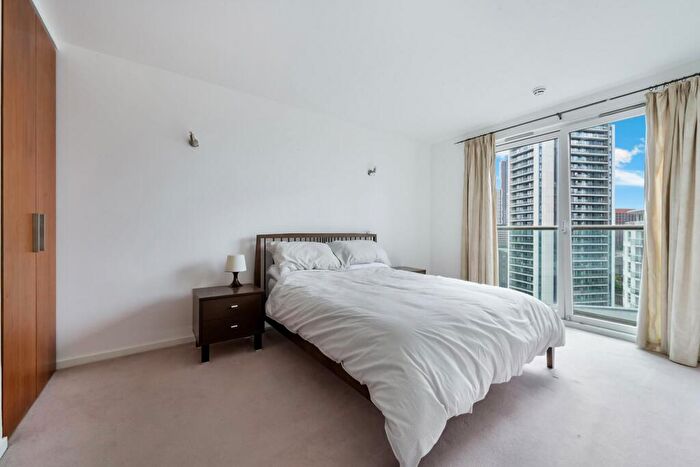 2 Bedroom Apartment To Rent In New Providence Wharf, Fairmont Avenue, E14