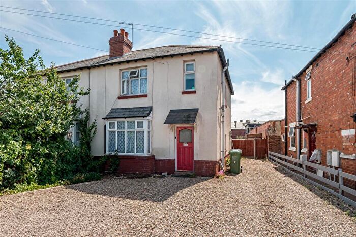 3 Bedroom Semi Detached House For Sale In Hurcott Road, Kidderminster, DY10