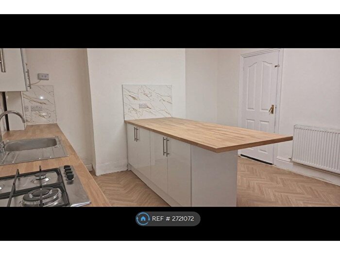 2 Bedroom Terraced House To Rent In Bolton Road, Rochdale, OL11