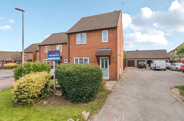 3 Bedroom Link Detached House For Sale In Bosham Close, Earley, Reading, RG6