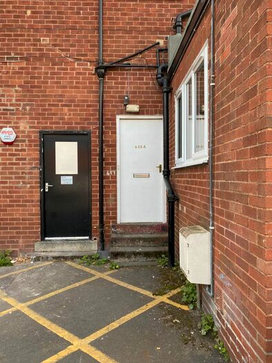 3 Bedroom Flat To Rent In Otley Road, Leeds, LS16