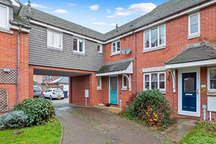 3 Bedroom End Of Terrace House For Sale In Lingfield Crescent, Stratford-Upon-Avon, CV37