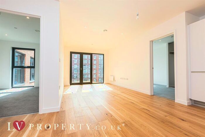 2 Bedroom Apartment To Rent In Axium Building, Birmingham City Centre, B1