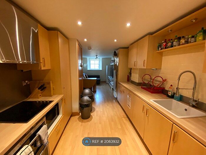 4 Bedroom Flat To Rent In Easter Dalry Rigg, Edinburgh, EH11