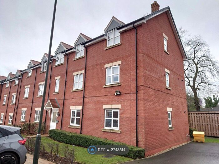2 Bedroom Flat To Rent In Cowdray Court, Birmingham, B29