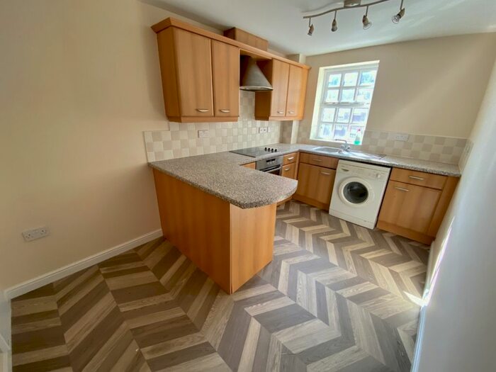 2 Bedroom Flat To Rent In Minster Wharf, Beverley, East Riding Of Yorkshire, HU17