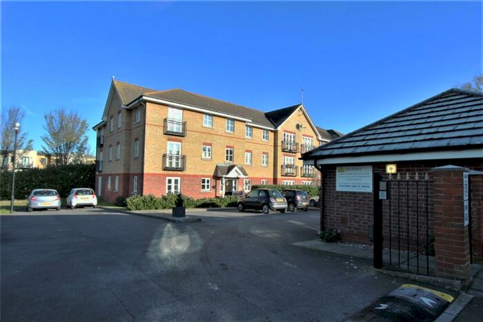 2 Bedroom Apartment To Rent In Ensign Close, Leigh-on-Sea, Essex, SS9