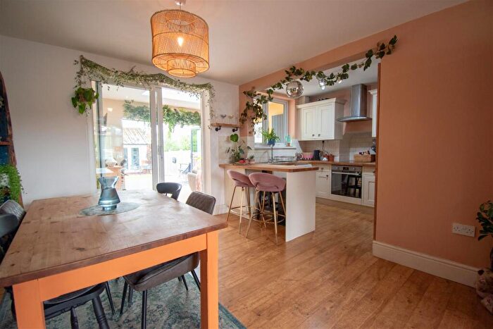 3 Bedroom Detached House For Sale In Glebe Avenue, Ripley, DE5