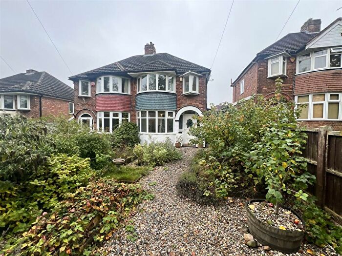 3 Bedroom Semi-Detached House To Rent In Broad Meadow Lane, Birmingham, B30