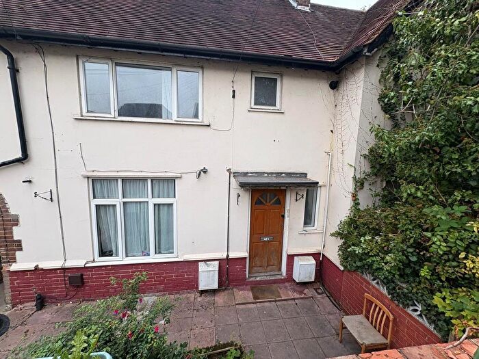 2 Bedroom Flat To Rent In Bowerdean Road, High Wycombe, HP13
