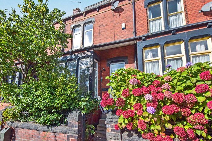 4 Bedroom Terraced House For Sale In Aberdeen Grove, Leeds, West Yorkshire, LS12