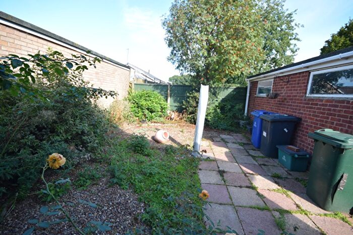 2 Bedroom Detached Bungalow For Sale In Spilsby Close, Cantley, Doncaster, DN4