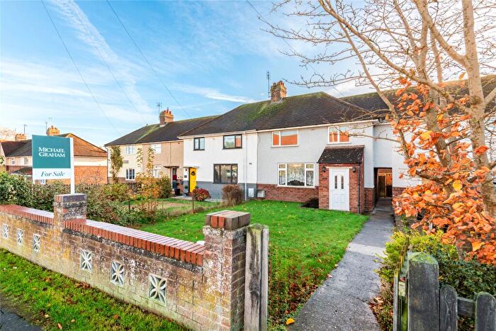 3 Bedroom Terraced House For Sale In Bridge Road, Cosgrove, Milton Keynes, Northamptonshire, MK19