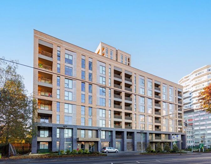 1 Bedroom Flat To Rent In West Heights, Addiscombe Oaks, Croydon, CR0