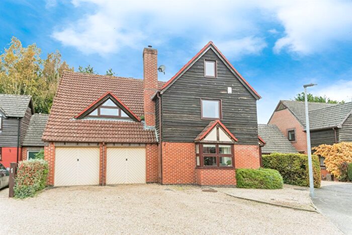 6 Bedroom Detached House For Sale In Cedar Close, Worton, Devizes, SN10