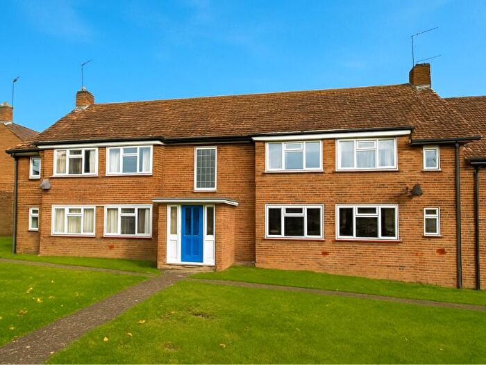 2 Bedroom Flat For Sale In Amberden Avenue, Finchley, London, N3