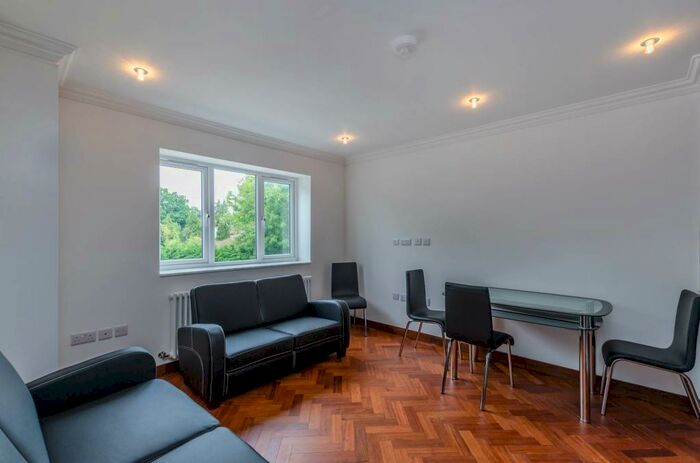 3 Bedroom Flat To Rent In West End Lane, Pinner, HA5