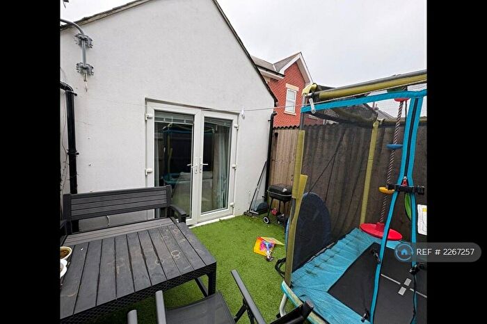 2 Bedroom Flat To Rent In Christchurch Road, Bournemouth, BH7