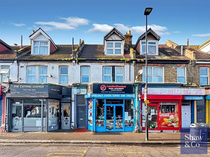 2 Bedroom Flat For Sale In Whitton Road, Whitton, Hounslow, TW3