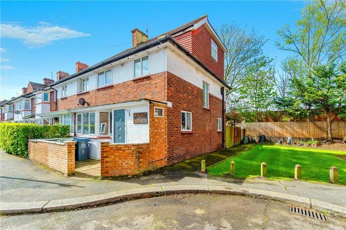 4 Bedroom End Of Terrace House For Sale In Rigby Close, Croydon, CR0