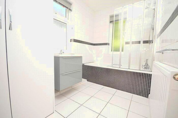 2 Bedroom Maisonette To Rent In Matlock Gardens, Hornchurch RM12