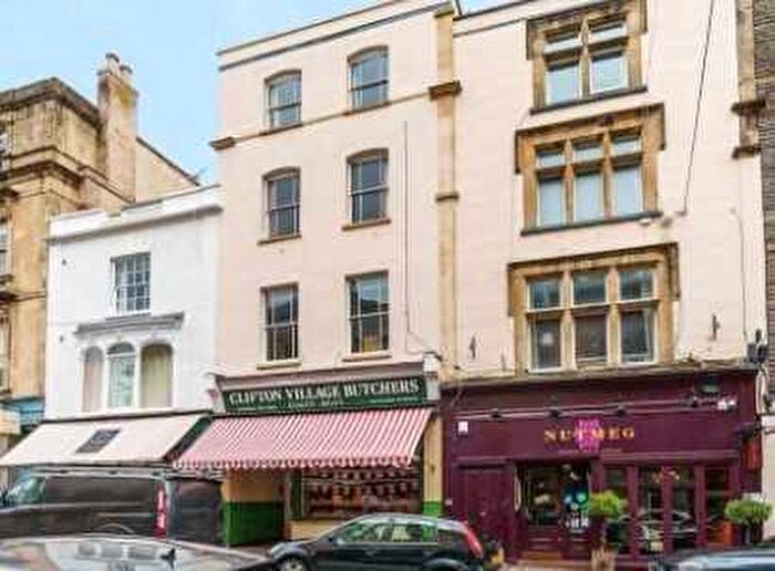 2 Bedroom Apartment To Rent In First Floor Flat The Mall, BS8