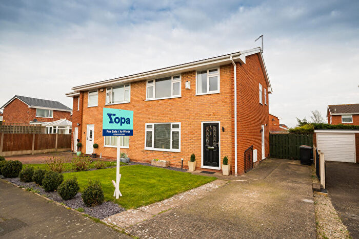 3 Bedroom Semi-Detached House For Sale In Simpsons Way, Chester, CH4