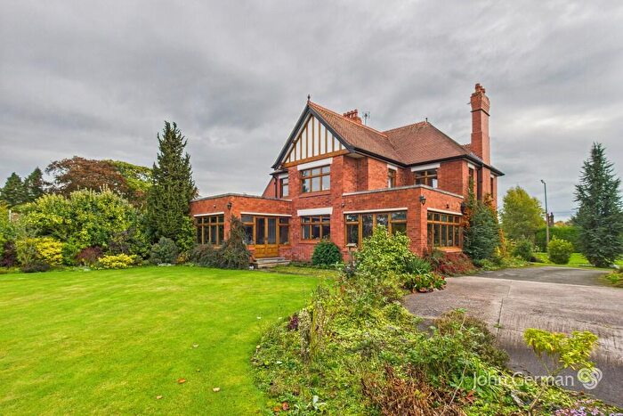 4 Bedroom Detached House For Sale In Stafford Road, Uttoxeter, ST14