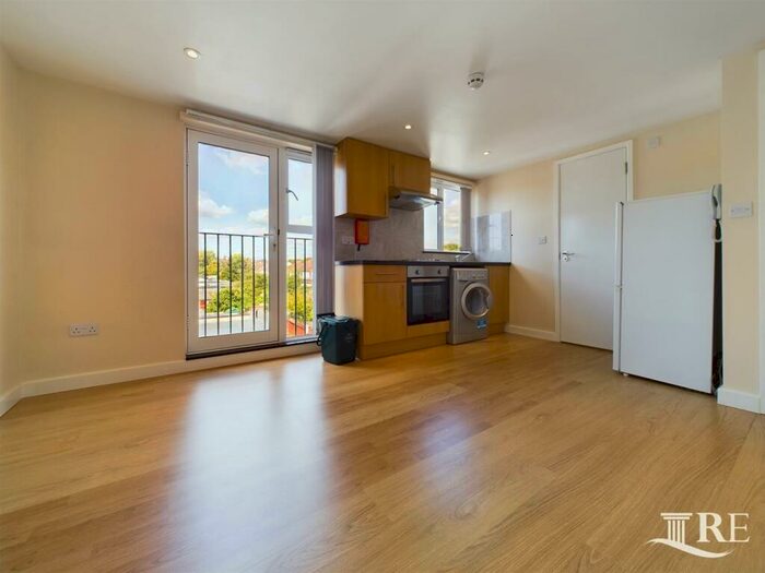 1 Bedroom Flat To Rent In Dunster Drive, London, NW9