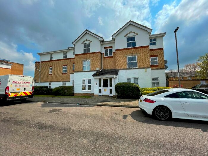 1 Bedroom Flat To Rent In Princess Alice Way, London, SE28