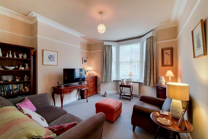 1 Bedroom Flat To Rent In Woodgrange Avenue, London, N12