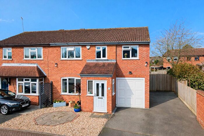 4 Bedroom Semi-Detached House For Sale In Dickson Drive, Ruddington, Nottingham, NG11