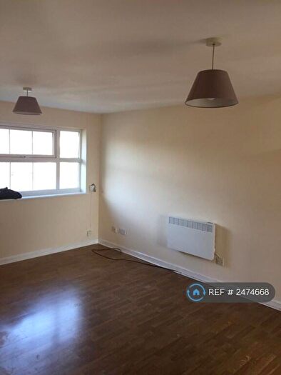 2 Bedroom Maisonette To Rent In Campania Grove, Luton, LU3