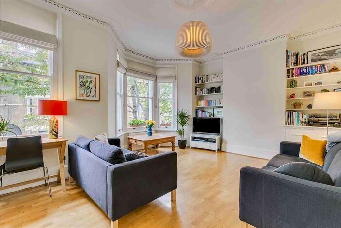 2 Bedroom Flat To Rent In Chantrey Road, London, SW9