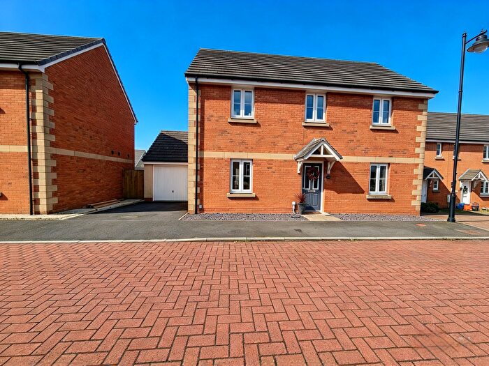 4 Bedroom Detached House For Sale In Rhodfa'r Celyn, Coity, CF35