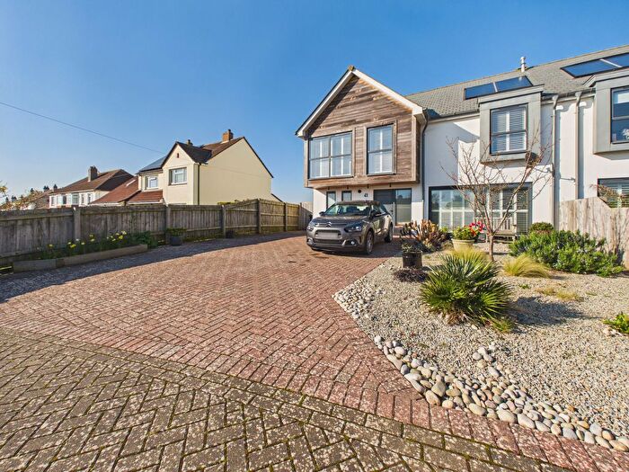 4 Bedroom End Terrace House For Sale In Broadclose Hill, Bude, EX23
