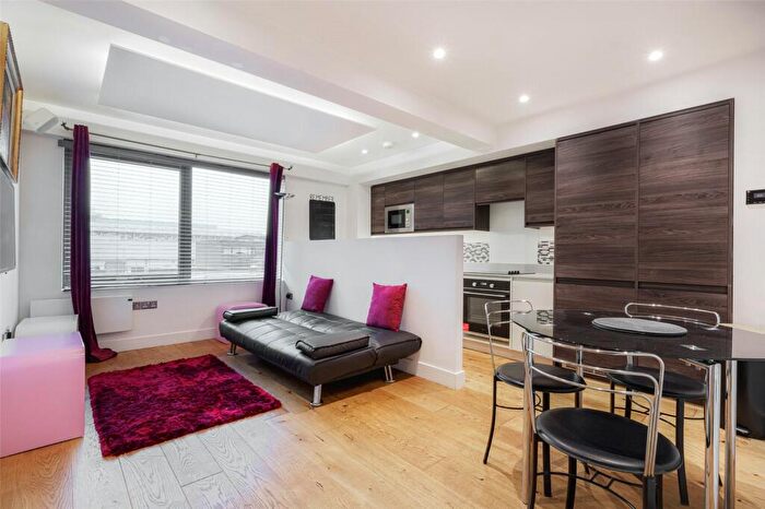 1 Bedroom Apartment For Sale In The Ring, Bracknell, Berkshire, RG12