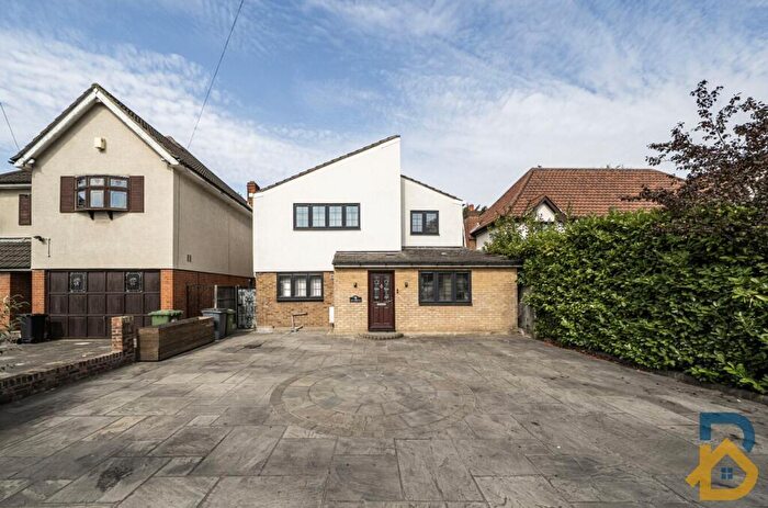 5 Bedroom Detached House For Sale In Brentwood Road, Romford, RM2