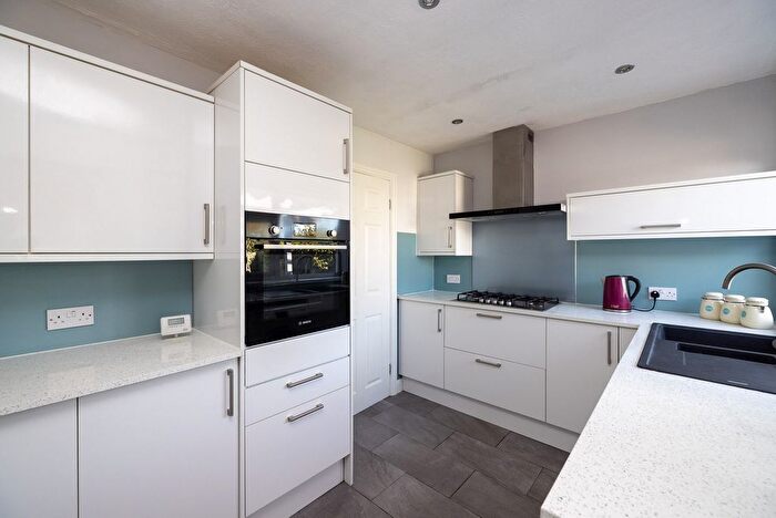 3 Bedroom Semi-detached Bungalow For Sale In Church Lane, Bessacarr, DN4