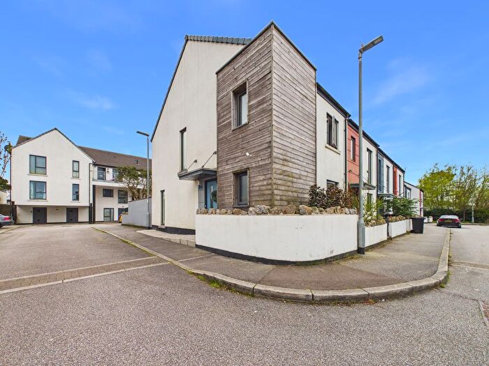 3 Bedroom Property For Sale In Pool, Redruth - Beautifully Presented, TR15