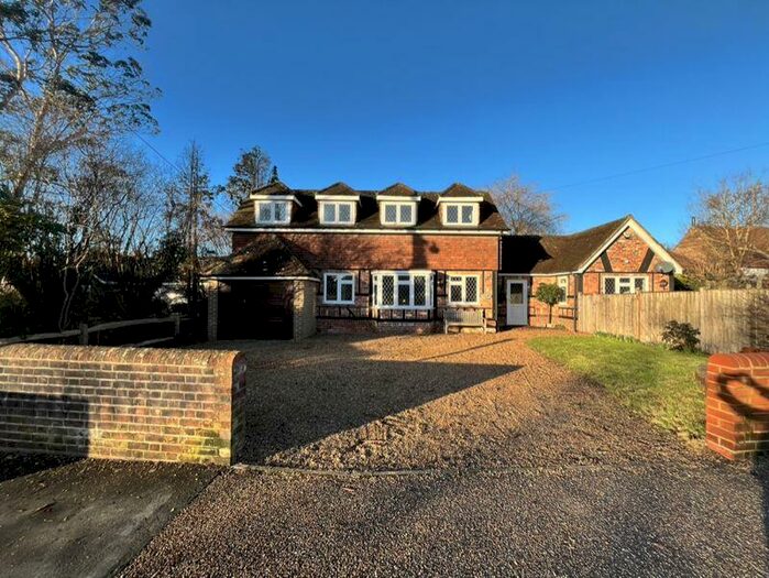 2 Bedroom Cottage To Rent In The Street, Horsham, RH13