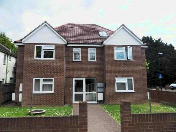 2 Bedroom Flat To Rent In Hanworth Road, Hounslow, TW4