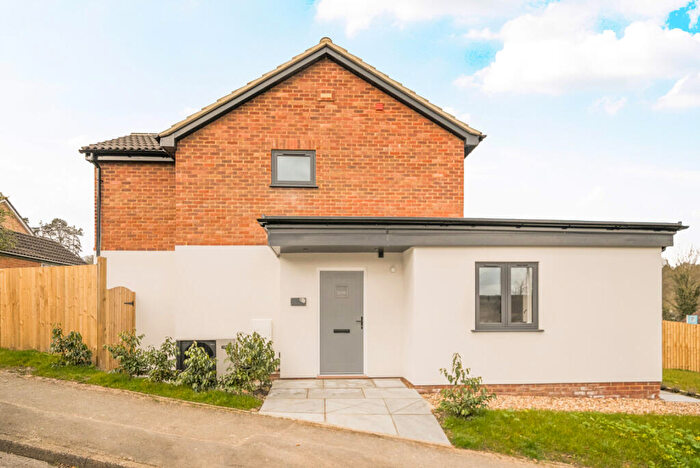2 Bedroom End Of Terrace House For Sale In Cooper Road, Henley-on-Thames, Oxfordshire, RG9