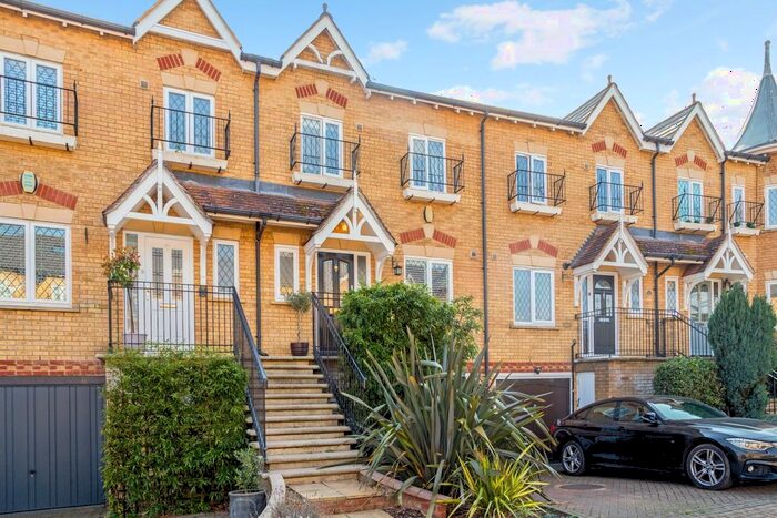 4 Bedroom Town House To Rent In Lynwood Road, Thames Ditton, KT7