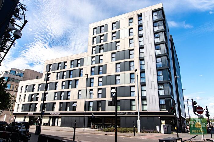 2 Bedroom Flat For Sale In William Street, Slough, SL1