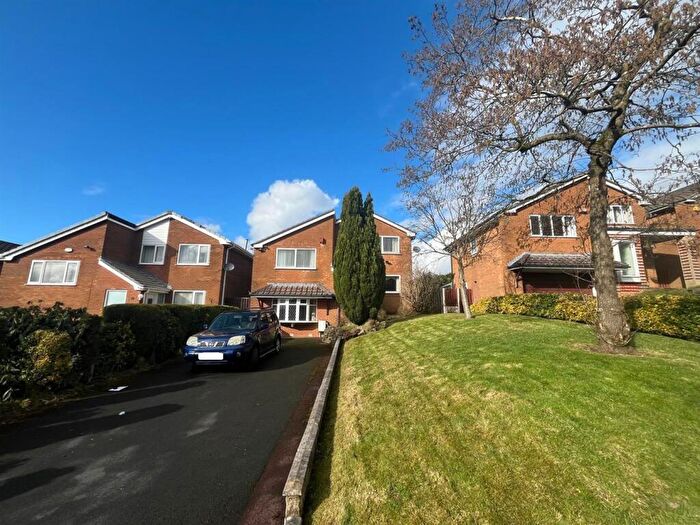 4 Bedroom Detached House For Sale In Wheatfield, Stalybridge, SK15