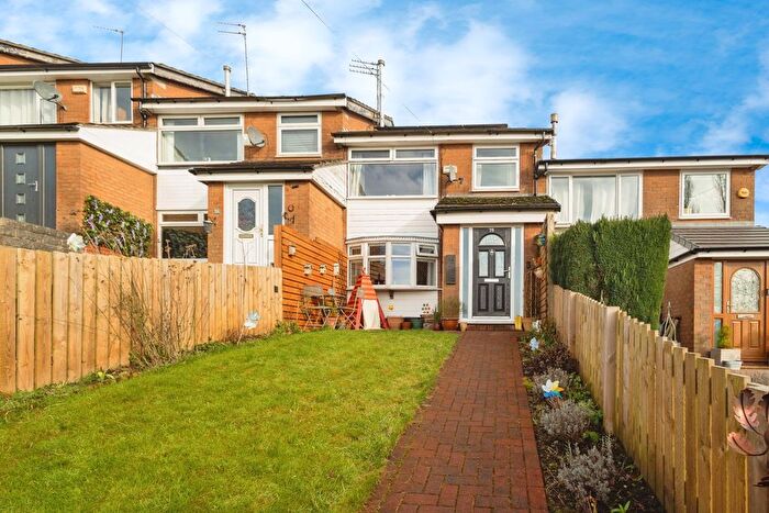 3 Bedroom Mews For Sale In Barnfield Road, Hyde, Cheshire, SK14