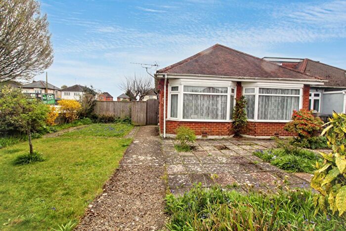 2 Bedroom Bungalow For Sale In Bascott Road, Bournemouth, BH11